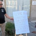 Sit-in in Prefettura: ex guardia giurata incontra il capo di Gabinetto