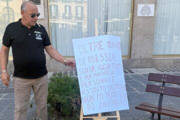 Sit-in in Prefettura: ex guardia giurata incontra il capo di Gabinetto