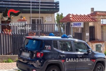 Melilli, maltratta e minaccia i genitori per due anni: arrestato 32enne