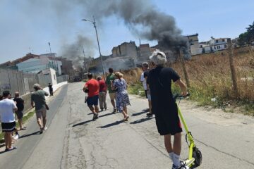 Vittoria: furgone con bombole di ossigeno prende fuoco