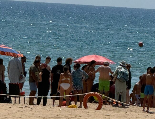 Scoglitti, uomo in arresto cardiaco in spiaggia: rianimato e trasportato in codice rosso