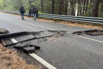 Etna: scossa di magnitudo 3.9 a Linguaglossa, fratturata strada per Piano Provenzana