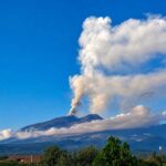 Etna, nuova intensa attività esplosiva nel cratere Voragine