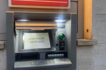 Scoglitti, chiusa la filiale UniCredit e dismesso il bancomat: disagi per residenti e turisti
