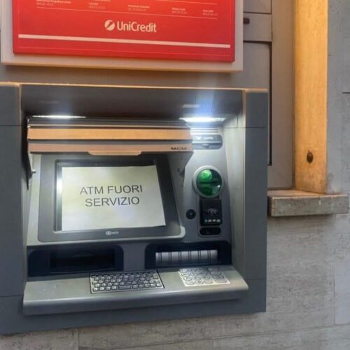Scoglitti, chiusa la filiale UniCredit e dismesso il bancomat: disagi per residenti e turisti