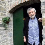 È morto Francesco Guccini, addio al cantautore che ha raccontato l’Italia