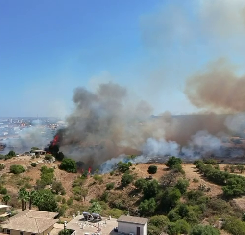 Priolo, rogo alla Pineta: vigili del fuoco sul posto