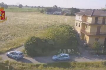 Tragedia nel Lodigiano: 15enne trovato morto ai piedi di un traliccio, non si esclude la pista social