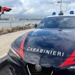 Augusta, finto aiuto a un anziano con l’auto in panne per rubargli il borsello: denunciata una coppia