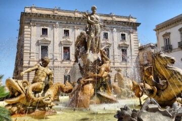 Fontana di Diana: in restauro i fregi danneggiati