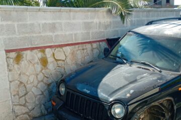 Scoglitti, auto contro un muretto: ferito il conducente