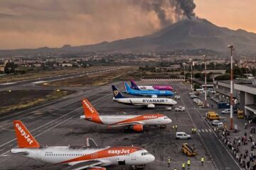 Maltempo ed Etna in eruzione: cenere e temporali mandano in tilt l’aeroporto di Catania