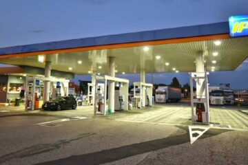 Anche Ip blocca i prezzi dei carburanti: la mossa di Socar segue la svolta Eni