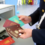 Il bielorusso con passaporto russo non sarebbe mai transitato dall’Italia