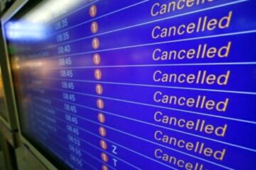 Emergenza Etna, aeroporto di Catania paralizzato: la lista aggiornata di tutti i voli cancellati e dirottati