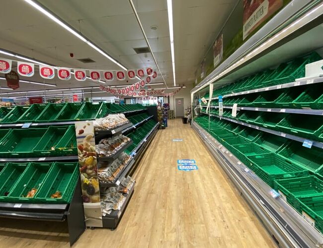 Blocco dei tir e sblocco dei presidi, l’allarme della GDO: «Serviranno fino a 5 giorni per tornare alla normalità nei supermercati»