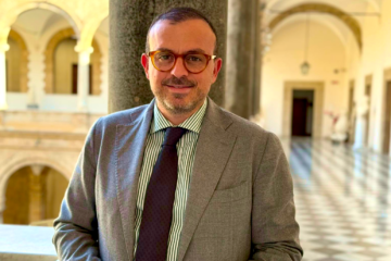 Un nuovo scuolabus per Sortino grazie alla Finanziaria regionale. Carta: «Servizio più stabile per le famiglie»
