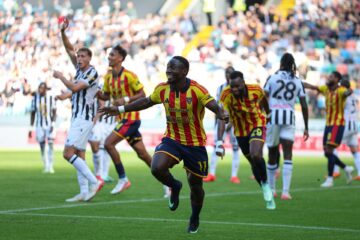 È crisi Udinese, battuta in casa 3-0 dal Lecce: contestazione al Bluenergy Stadium