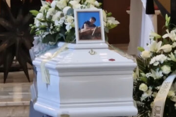Siracusa saluta Simon, 16 anni: un addio tra applausi, moto e tanto amore