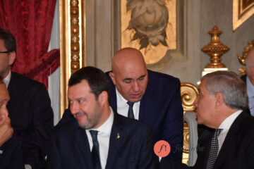 Governo diviso sul sostegno all’Ucraina: strappo della Lega sulle armi a Kiev, Tajani e Crosetto tirano dritto