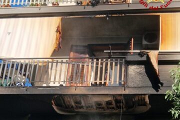 Aci Catena: in fiamme un appartamento