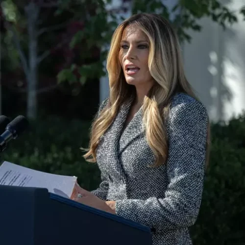 Accordo umanitario a Oleshky: Melania Trump media un cessate il fuoco locale tra Russia e Ucraina