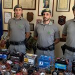 Bracconaggio nel Siracusano: il Corpo forestale sequestra richiami illegali