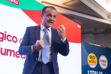 Sud Chiama Nord, De Luca: “Dai sindaci nuovo modello di governo per il Paese”