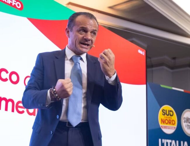 Sud Chiama Nord, De Luca: “Dai sindaci nuovo modello di governo per il Paese”