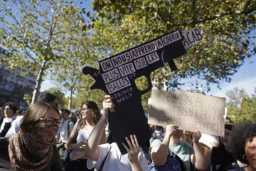 Strasburgo, scontri al corteo degli studenti: barricate e lancio di lacrimogeni nella zona universitaria