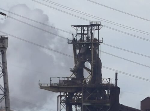 Ex Ilva Taranto, scaduti i 90 giorni per lo stop all’area a caldo: impianti ancora accesi grazie alla proroga del Governo