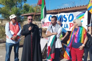 Cammino per la pace a Comiso, mons. La Placa: “La pace sia con voi”. Insieme a cattolici, metodisti e islamici