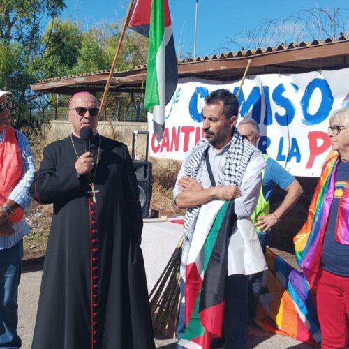 Cammino per la pace a Comiso, mons. La Placa: “La pace sia con voi”. Insieme a cattolici, metodisti e islamici