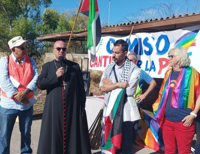 Cammino per la pace a Comiso, mons. La Placa: “La pace sia con voi”. Insieme a cattolici, metodisti e islamici