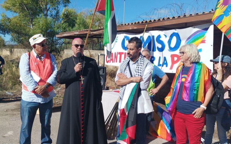 Cammino per la pace a Comiso, mons. La Placa: "La pace sia con voi". Insieme a cattolici, metodisti e islamici