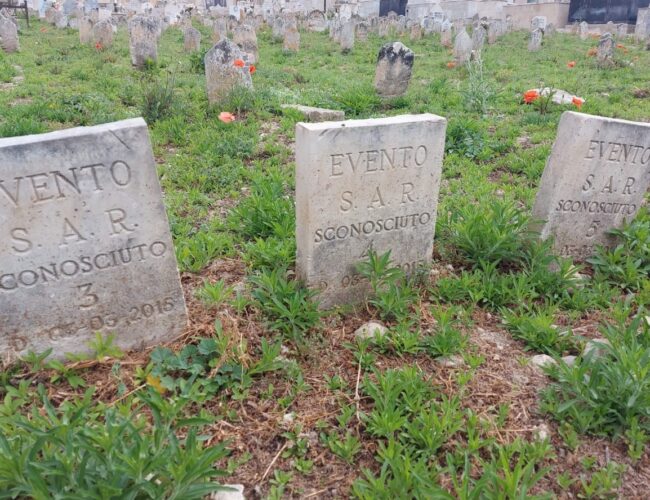 Cimiteri sotto assedio: razzie nei cimiteri italiani, rubata anche la dignità dei defunti