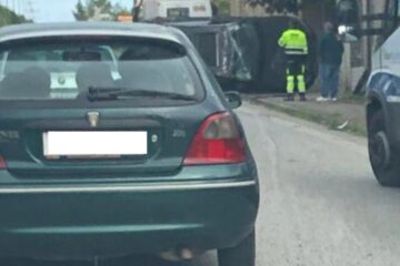 Spaventoso incidente sulla Ragusa-Mare: auto si ribalta più volte dopo l’uscita dalla città, un ferito in ospedale