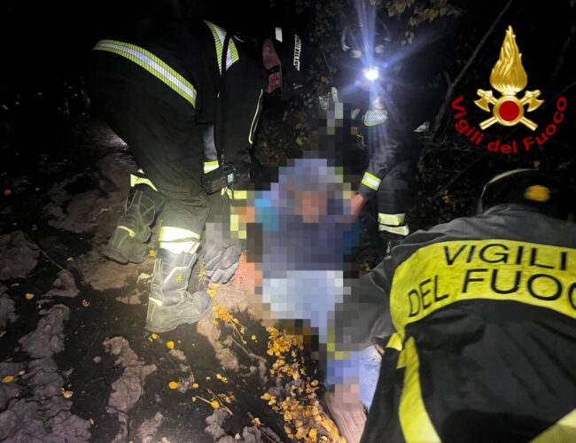 Etna, escursionista ferito nella grotta di Serracozzo: salvato dai Vigili del Fuoco e dal Soccorso Alpino