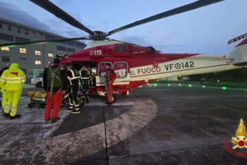 Nicolosi, 92enne disperso nelle campagne: rintracciato e tratto in salvo dall’elicottero dei Vigili del Fuoco