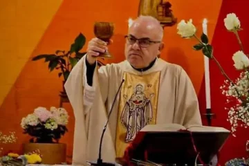 Addio a padre Carlo D’Antoni, il cordoglio del sindaco Francesco Italia: «Simbolo di accoglienza e fratellanza»