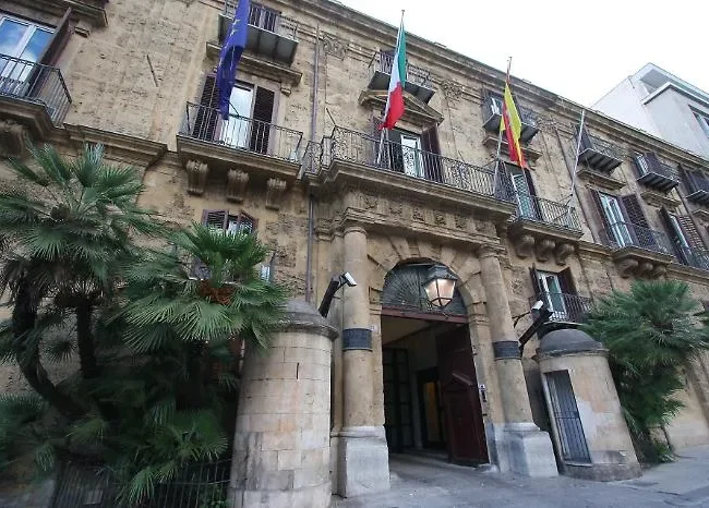 Batterio della Legionella nei serbatoi d’acqua: chiuso l’Assessorato regionale all’Energia a Palermo