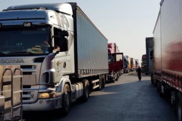 Caro gasolio, scatta il blocco dei tir: presidi a Tremestieri e San Gregorio. Si uniscono gli agricoltori
