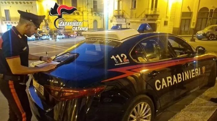 Bronte, controlli dei Carabinieri su strada e movida: denunciato un 22enne alla guida di un quad drogato, sequestri e patenti ritirate