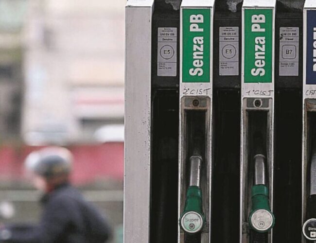 Autotrasporto, Ternullo (FI): «Bene il tavolo del Mit per il 27 ottobre: per la Sicilia servono risposte concrete su caro-carburante e insularità»