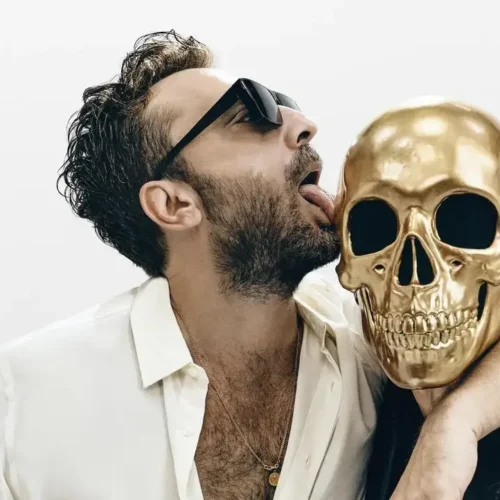 Cesare Cremonini, grande attesa per l'”AMATOUR”: il calendario ufficiale dei palasport verificato su TicketOne