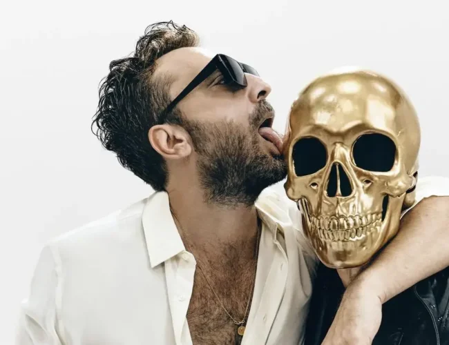 Cesare Cremonini, grande attesa per l'”AMATOUR”: il calendario ufficiale dei palasport verificato su TicketOne