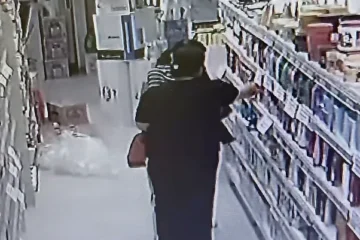 Vittoria, furto in un negozio: i titolari mostrano i video sui social e lanciano l’allarme ai commercianti. La nostra redazione sul territorio