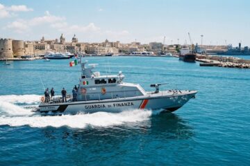 Augusta: protest at sea against arms ship bound for Sigonella, 10 reported