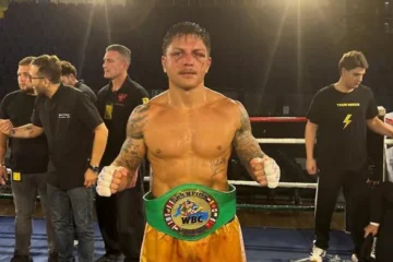 Salvatore “Occhi di Tigre” trionfa a Catania: suo il titolo WBC Mediterranean dopo 10 riprese di fuoco