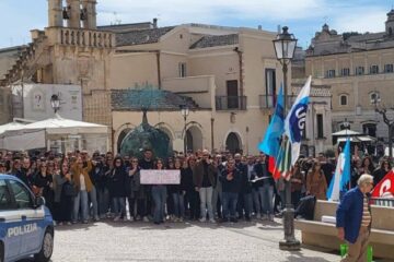 Vertenza CallMat a Matera, drammatico allarme dei sindacati: «Dal 1° novembre al via 350 licenziamenti»
